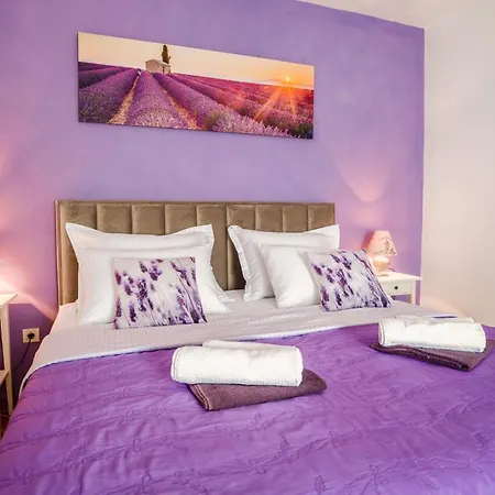 Lavanda & *