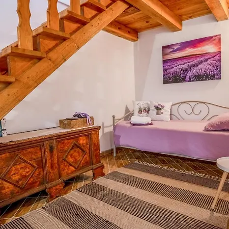 Lavanda & *